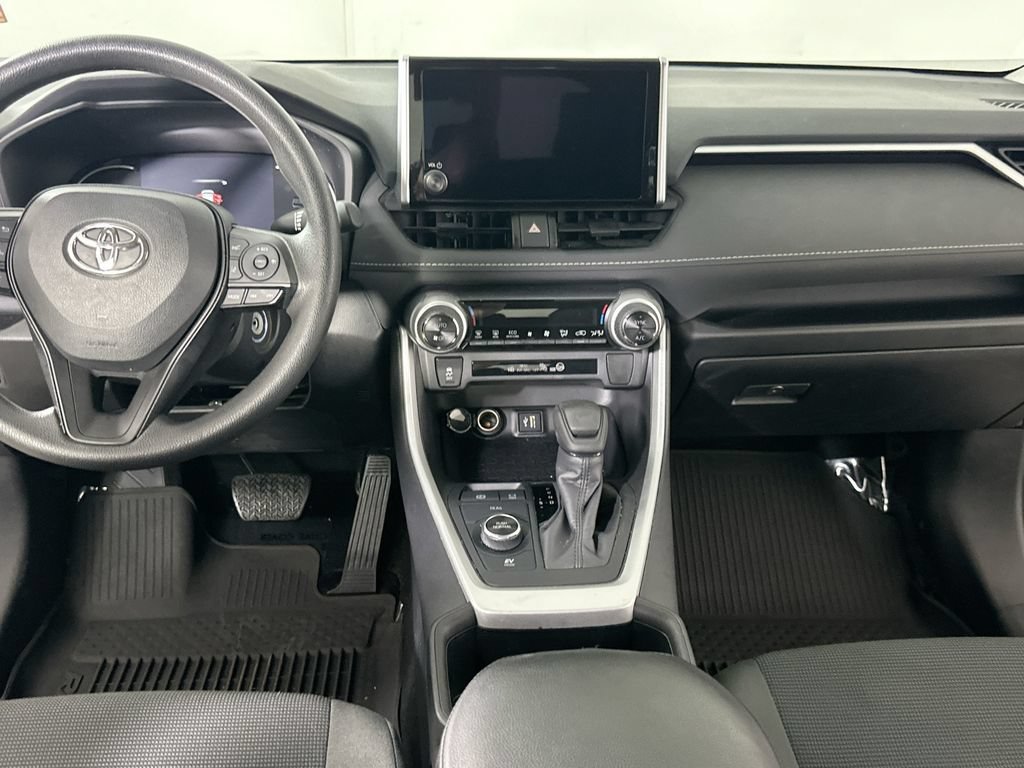 Used 2024 Toyota RAV4 LE AWD/4WD image 18