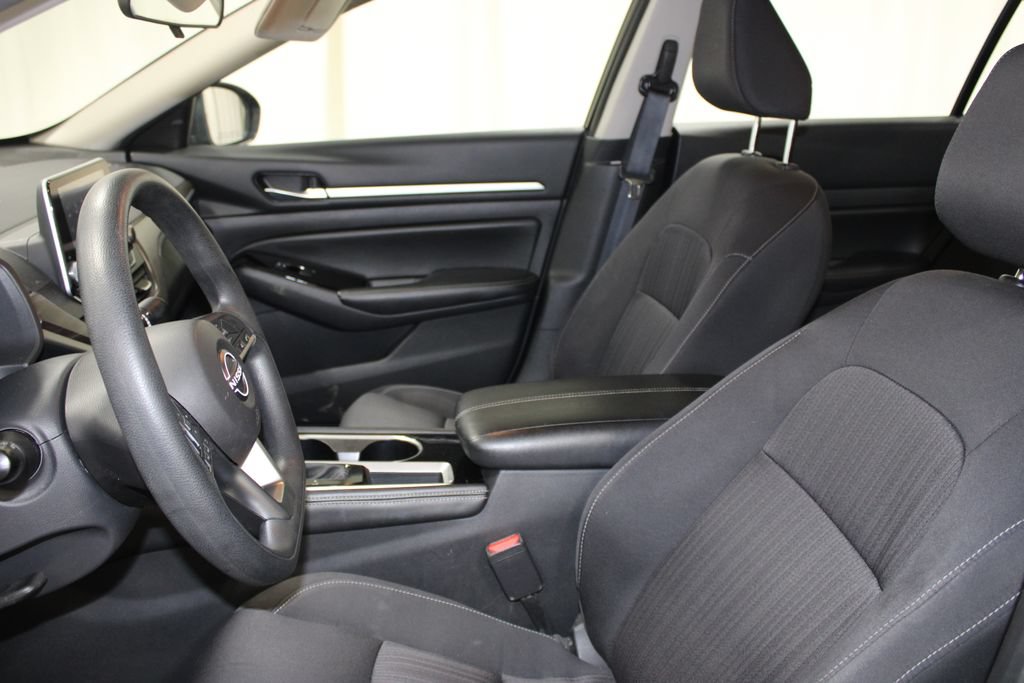 Used 2023 Nissan Altima 2.5 SV FWD image 15