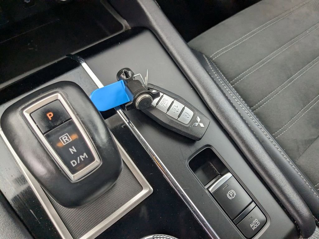 Used 2024 Mitsubishi Outlander SE image 31