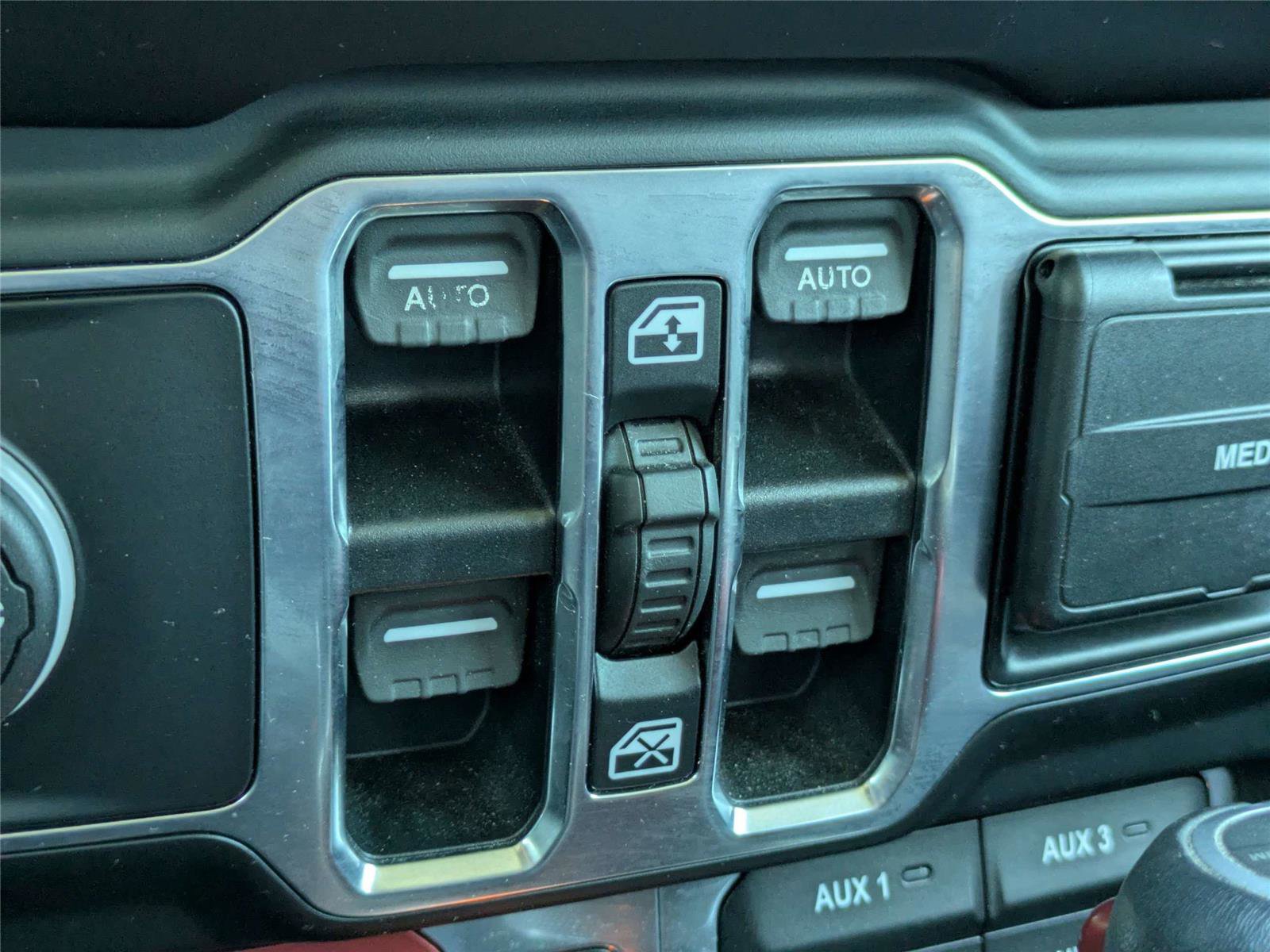 Used 2019 Jeep Wrangler Unlimited Rubicon AWD/4WD image 24