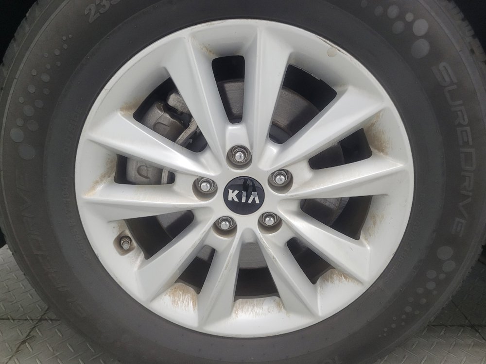 Used 2020 Kia Sorento LX FWD image 31