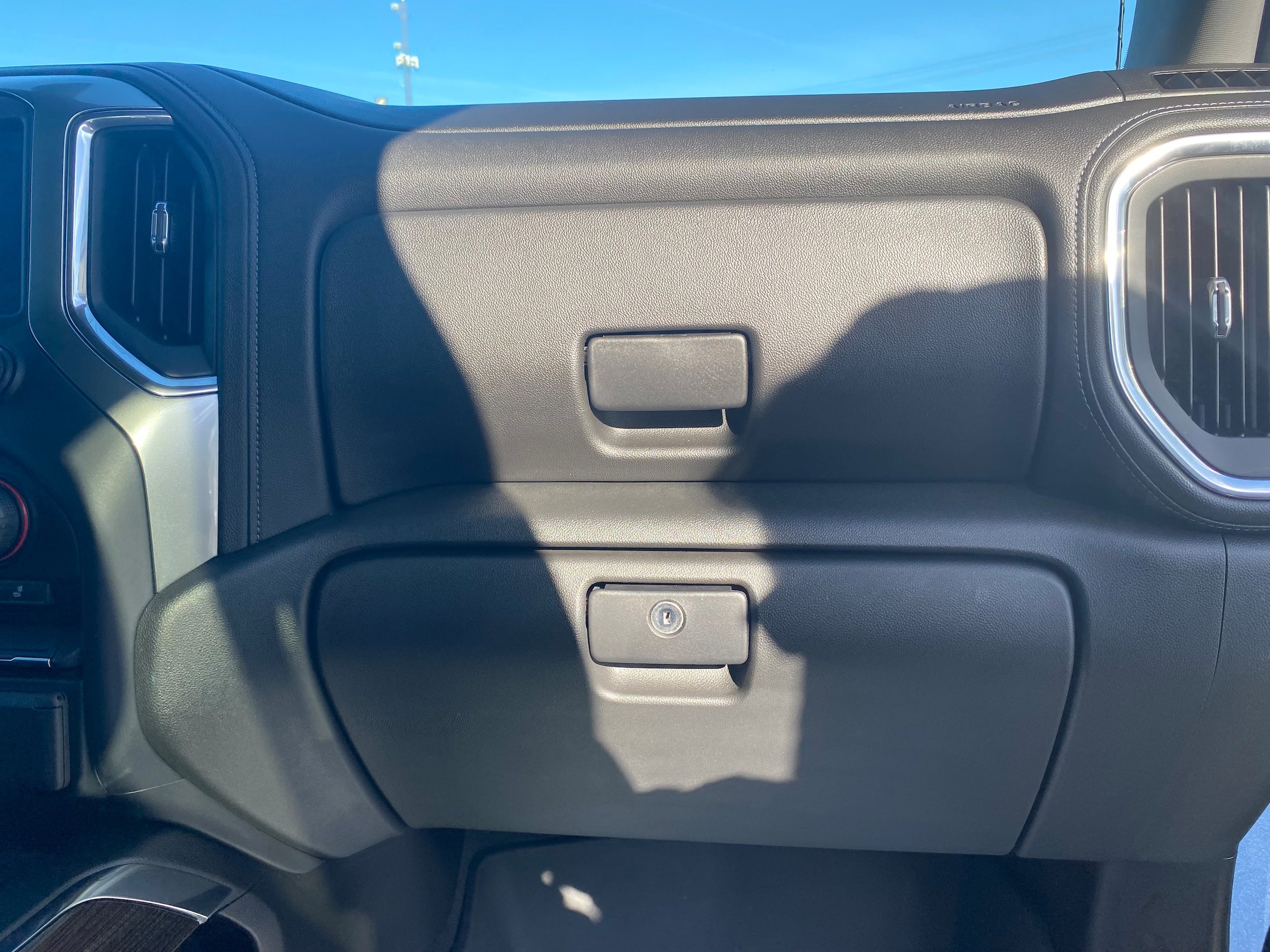 Used 2021 Chevrolet Silverado 1500 LT Trail Boss w/ Convenience Package II image 16