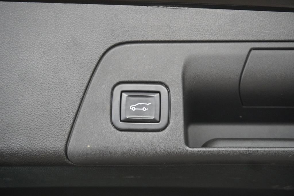 Used 2021 Buick Envision Avenir w/ Technology Package II image 7