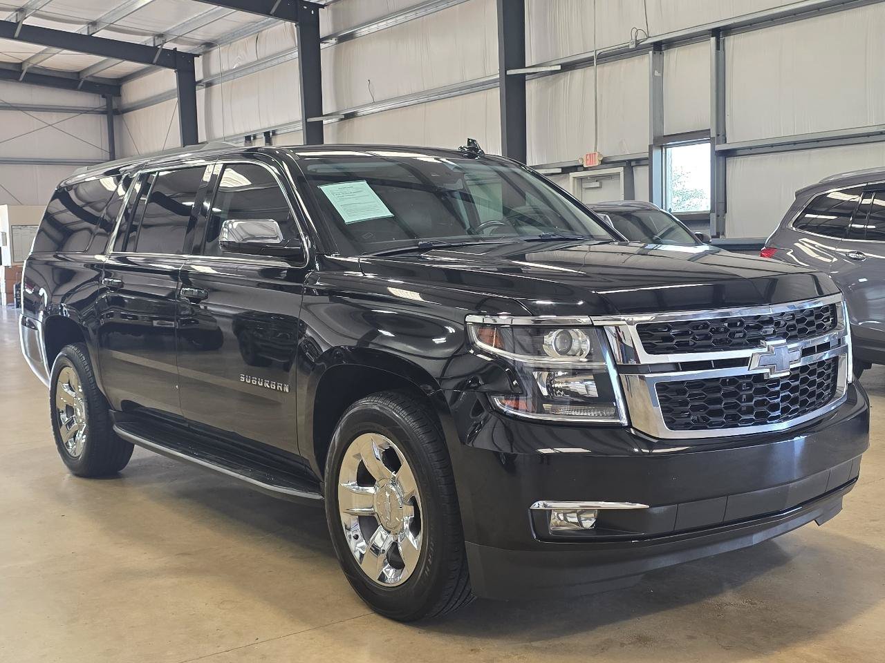 Used 2020 Chevrolet Suburban LS w/ Enhanced Driver Alert Package RWD image 3