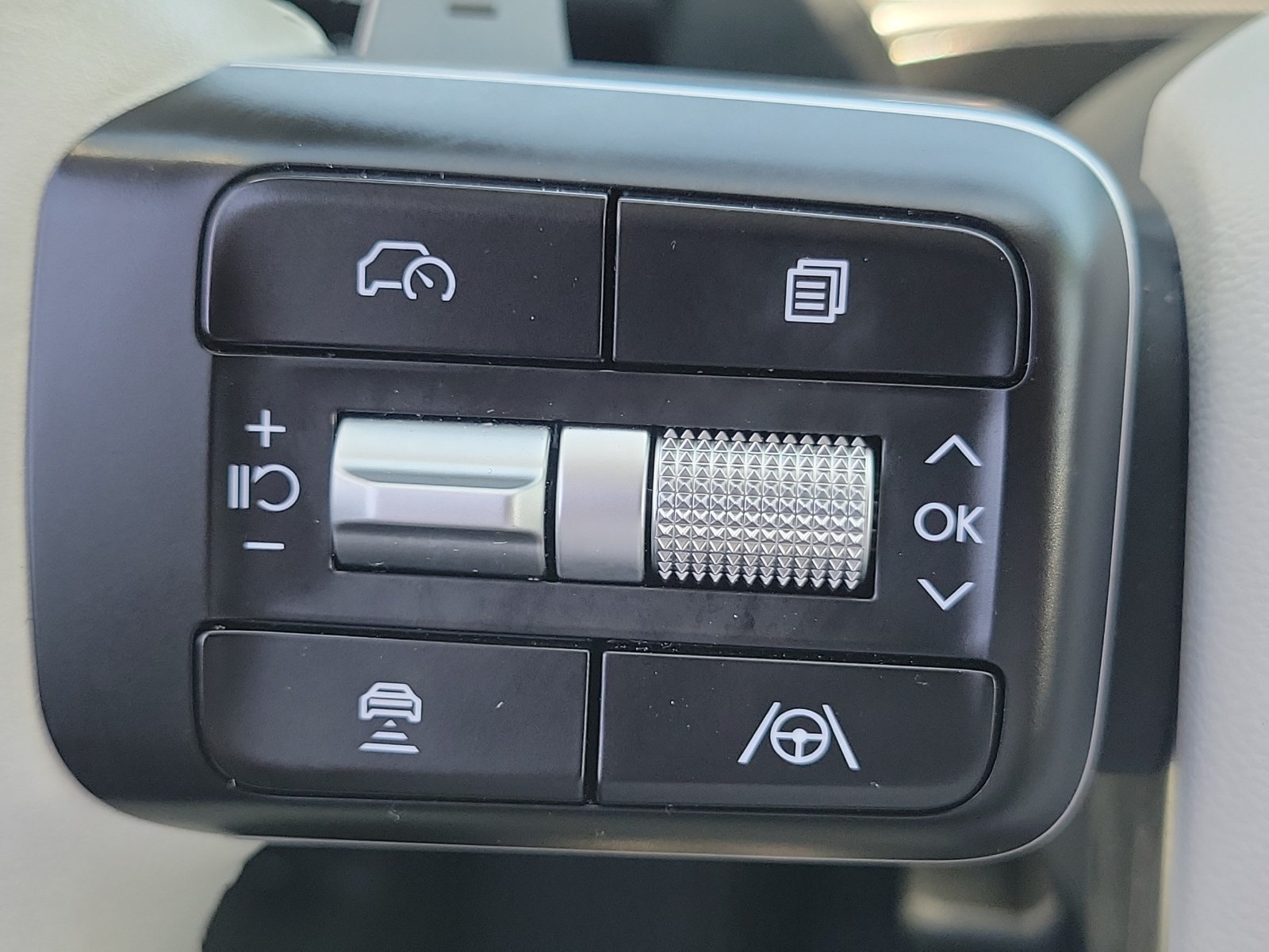 Certified 2026 Hyundai Santa Fe SE FWD image 8