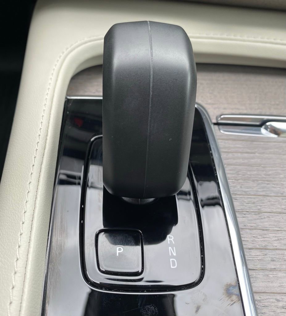 Used 2023 Volvo XC90 B6 Plus w/ Protection Package image 17