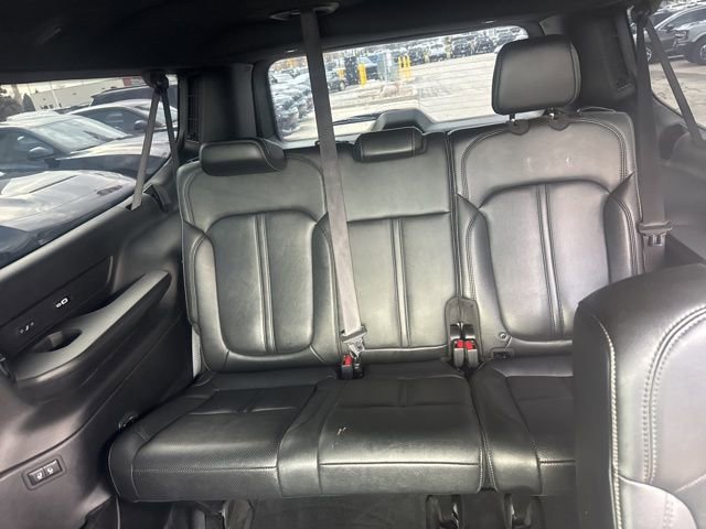 Used 2023 Jeep Wagoneer L Series II w/ HD Trailer Tow Package image 11