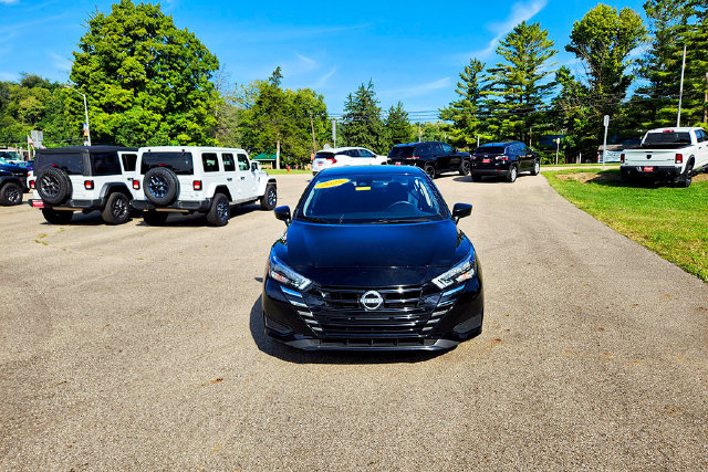 Used 2025 Nissan Versa SV FWD image 2