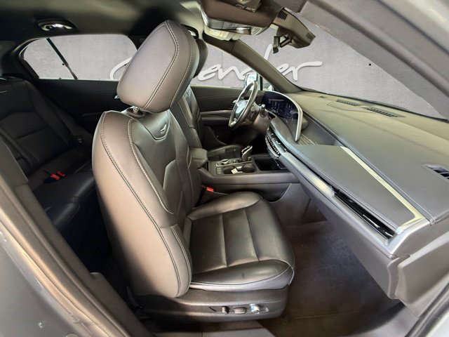 Certified 2025 Cadillac XT4 Premium Luxury AWD/4WD image 23