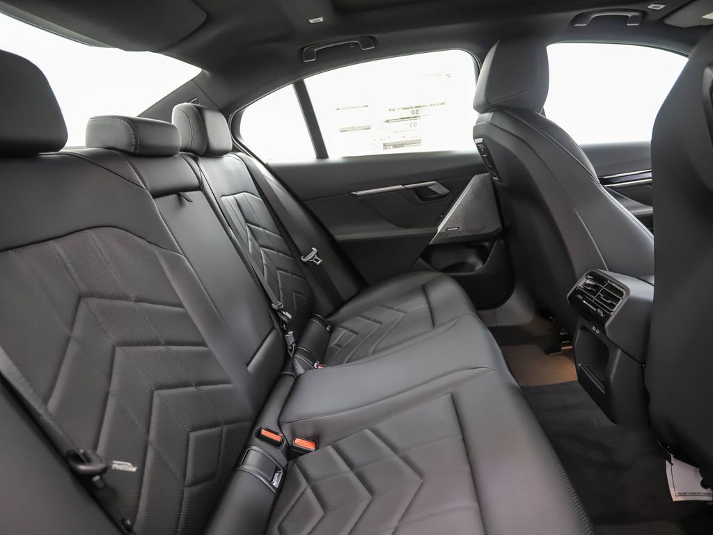 Used 2025 BMW i5 xDrive40 w/ Premium Package image 26