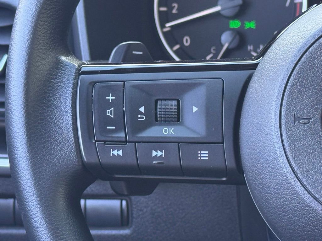 Certified 2023 Nissan Rogue SV image 18