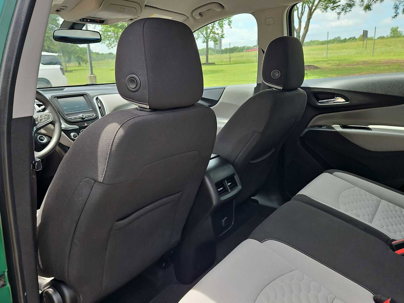 Used 2018 Chevrolet Equinox LS FWD image 19