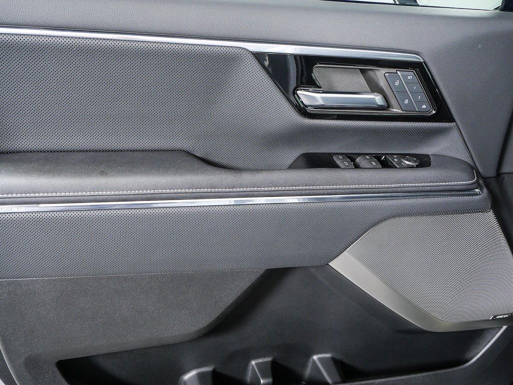 Used 2024 GMC Sierra EV Denali image 6