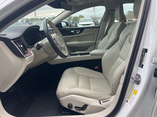 Used 2022 Volvo S60 B5 Momentum w/ Premium Package image 6