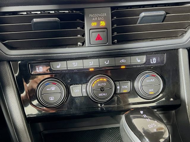 Used 2024 Volkswagen Jetta SE image 19