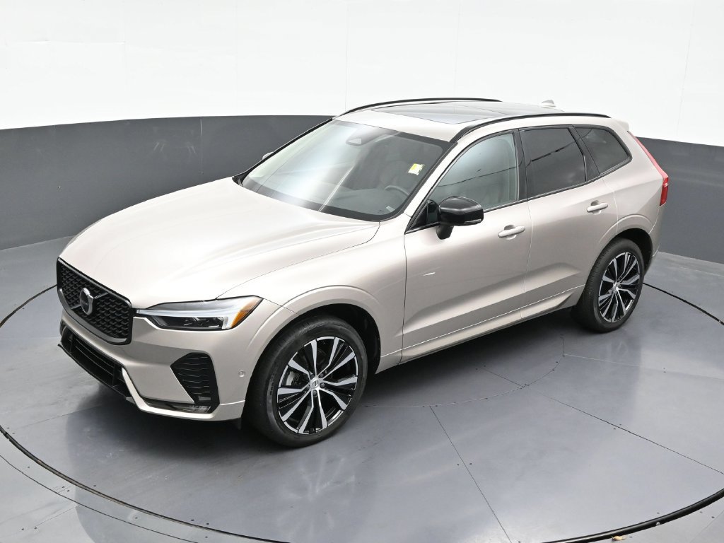 Certified 2024 Volvo XC60 B5 Plus AWD/4WD image 21
