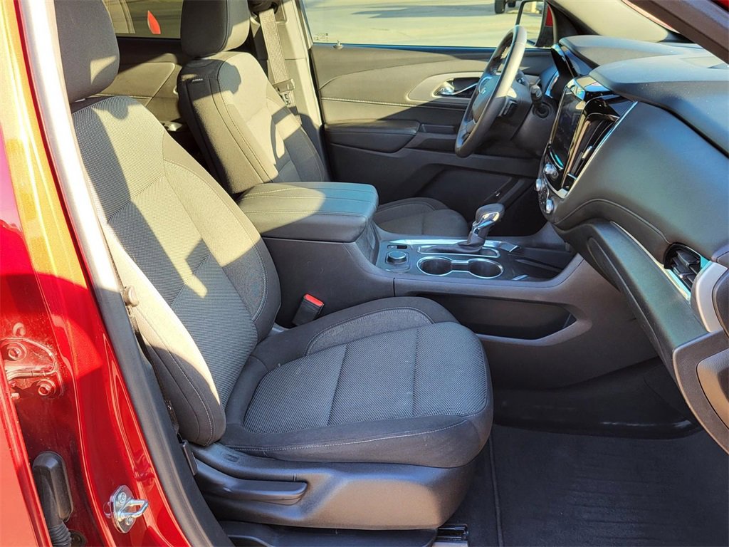 Used 2022 Chevrolet Traverse LT image 10