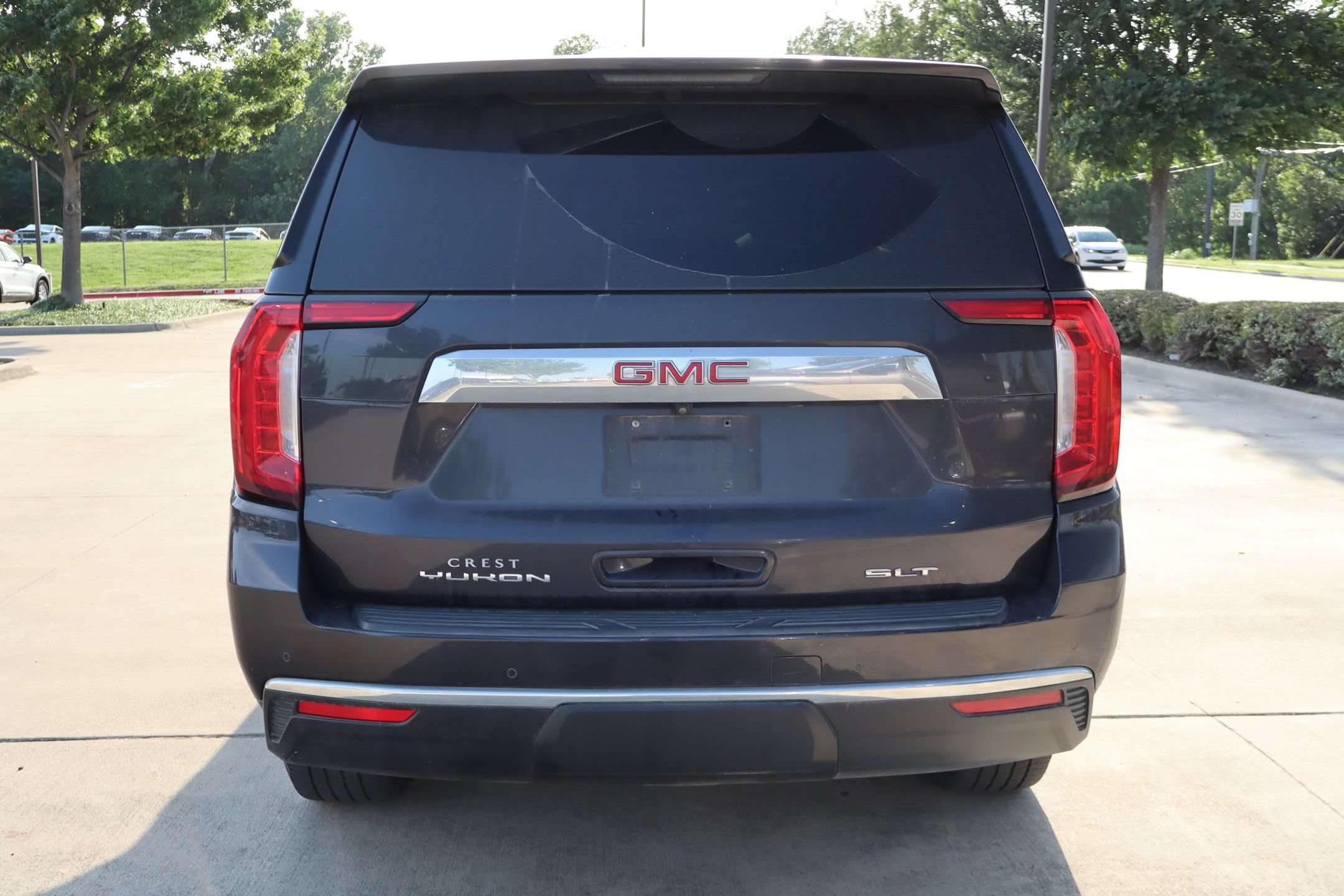 Used 2023 GMC Yukon SLT AWD/4WD image 4