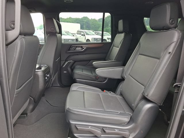 Used 2025 GMC Yukon XL Denali AWD/4WD image 17