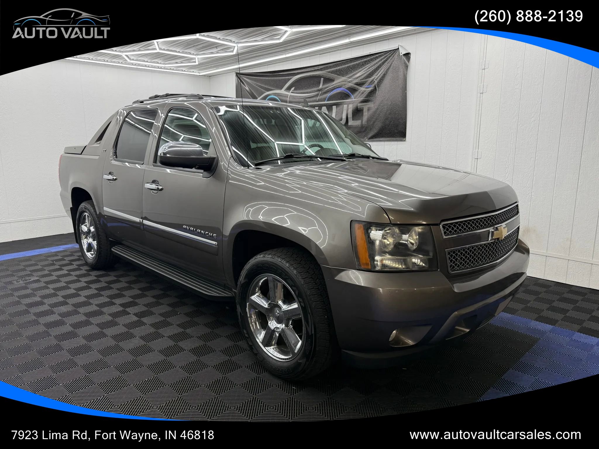 Used 2011 Chevrolet Avalanche LTZ AWD/4WD image 1