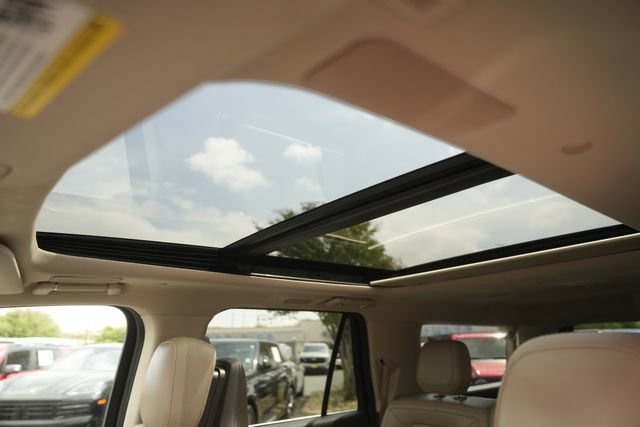 Used 2023 Lincoln Navigator L Reserve image 10