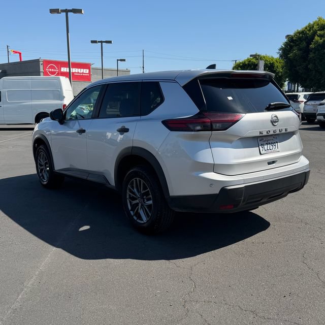 Used 2024 Nissan Rogue S FWD image 5