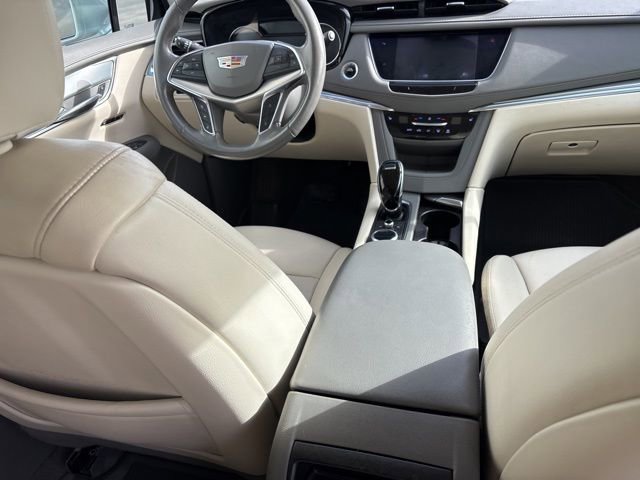 Used 2020 Cadillac XT5 Premium Luxury w/ LPO, Floor Liner Package image 40