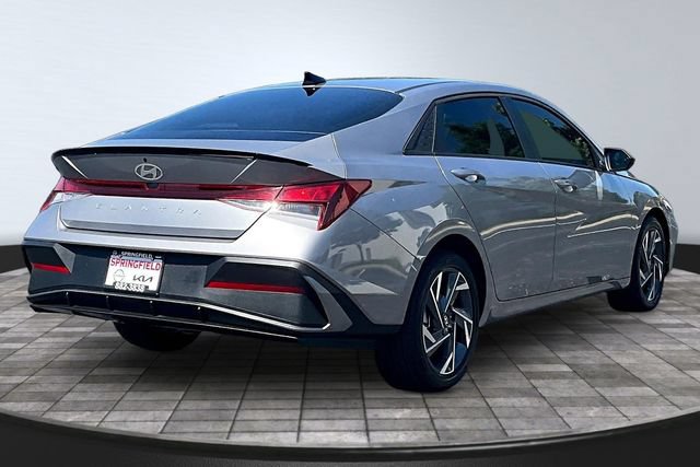 Used 2025 Hyundai Elantra Sport FWD image 6