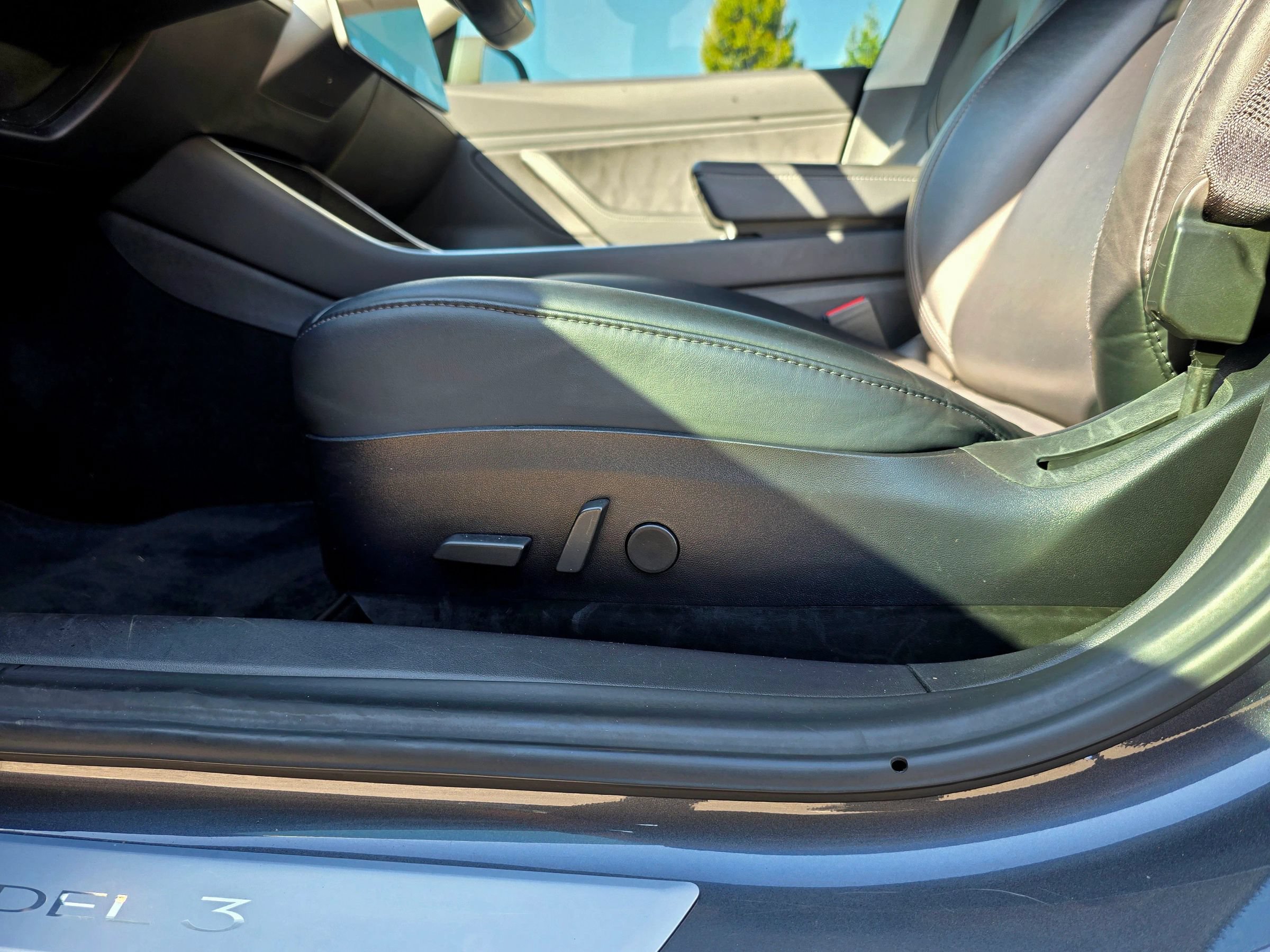 Used 2019 Tesla Model 3 Long Range AWD/4WD image 44
