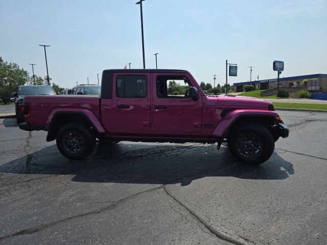Used 2024 Jeep Gladiator Sport AWD/4WD image 9