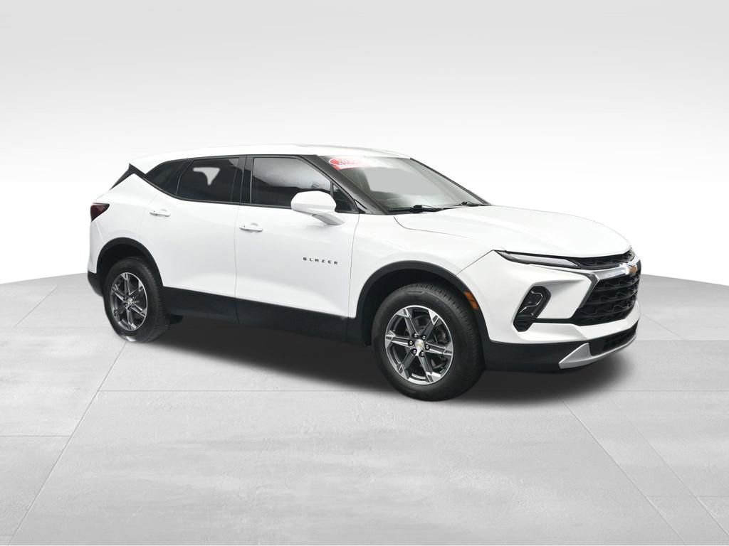Used 2025 Chevrolet Blazer LT image 7