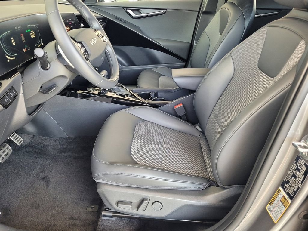 Used 2025 Kia Niro EX Touring FWD image 23