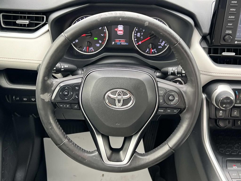 Used 2020 Toyota RAV4 XLE Premium image 24