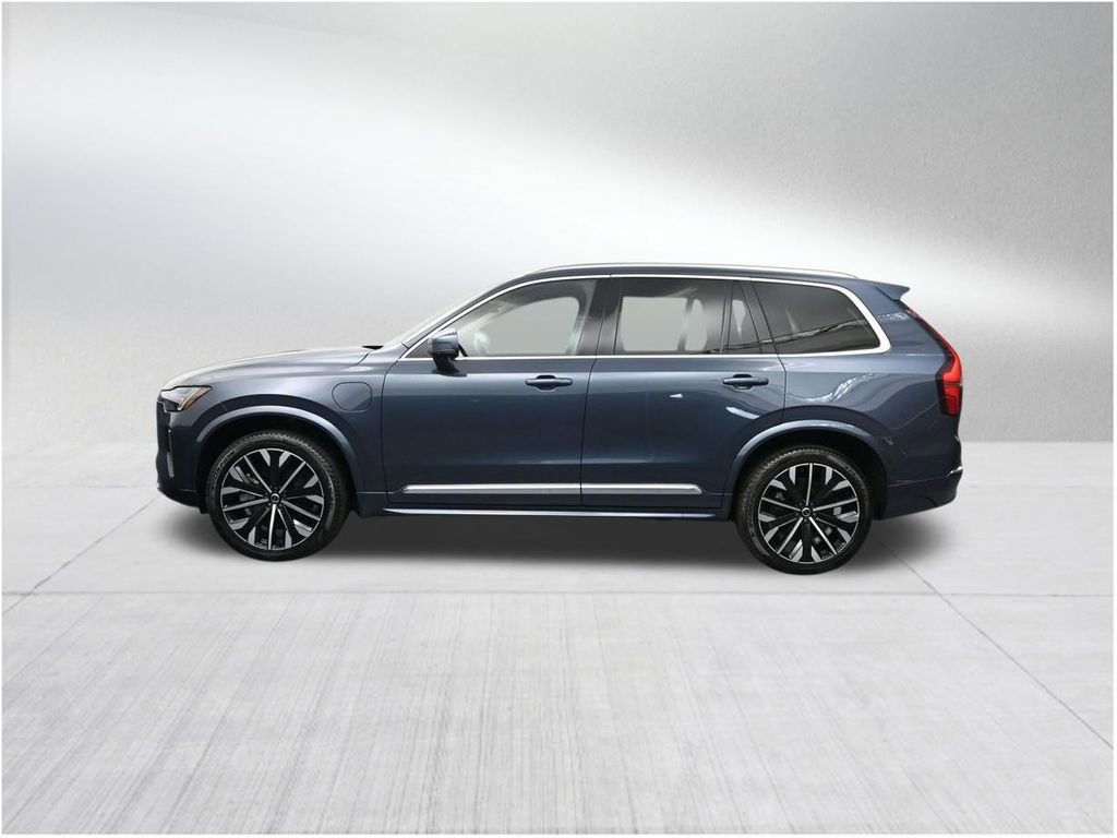 New 2026 Volvo XC90 T8 Core AWD/4WD image 2