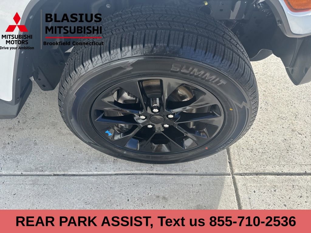 Used 2023 Jeep Wrangler Unlimited Sahara w/ Cold Weather Group image 17