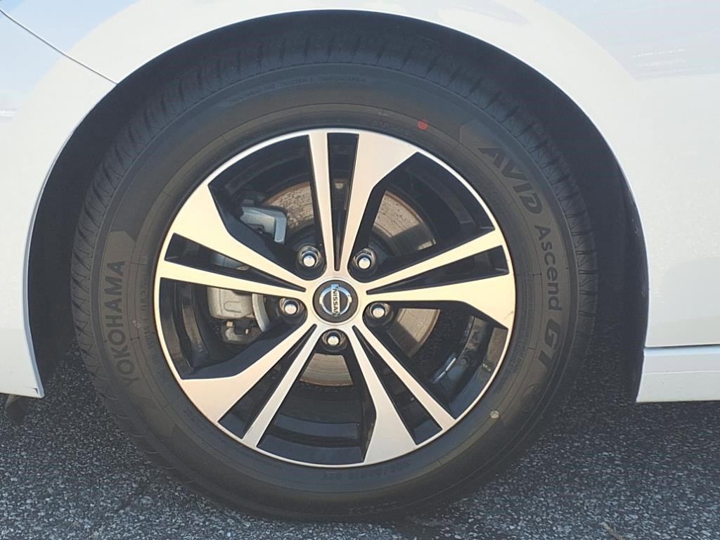 Used 2022 Nissan Sentra SV image 3