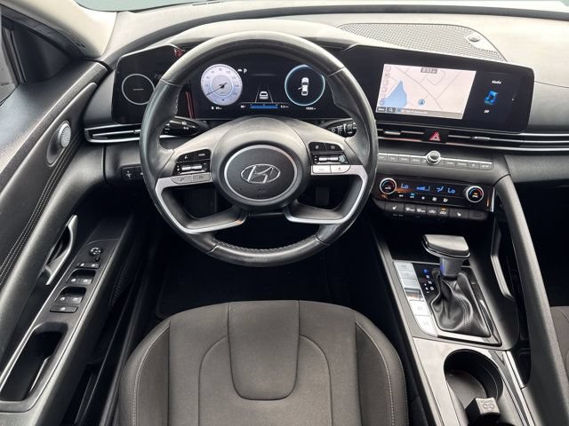 Used 2023 Hyundai Elantra SEL w/ Convenience Package FWD image 9