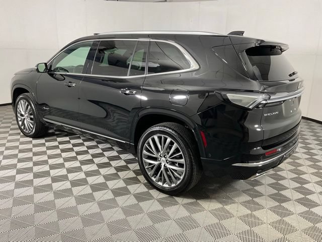 Used 2025 Buick Enclave Avenir w/ Super Cruise Package FWD image 4