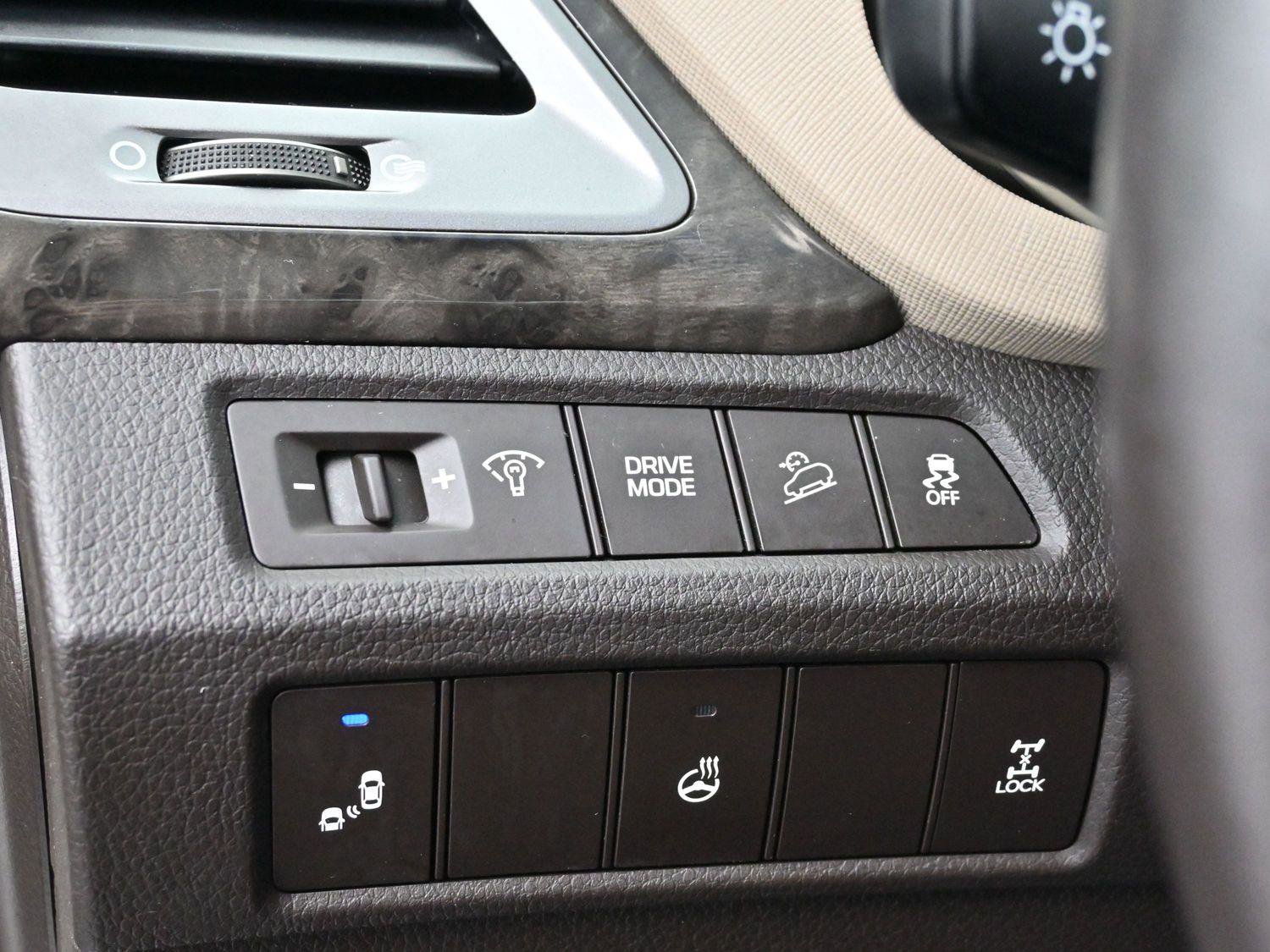 Used 2017 Hyundai Santa Fe Sport w/ 2.4L Tech Package 04 image 28