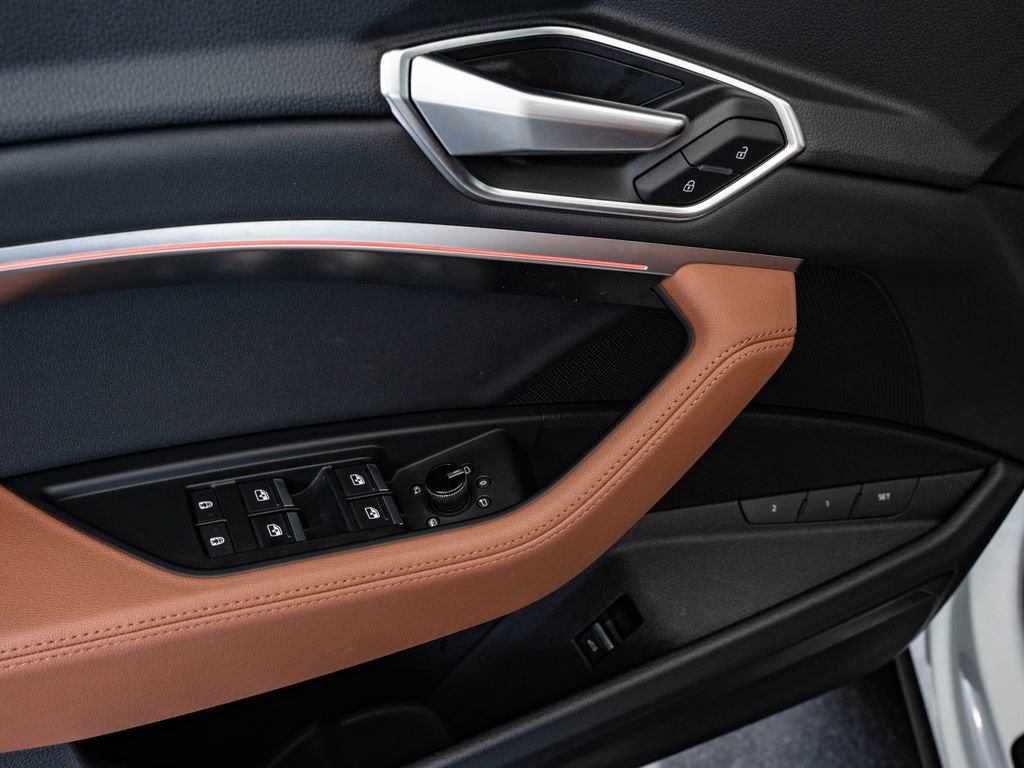 Used 2021 Audi e-tron Premium w/ Convenience Plus Package AWD/4WD image 26