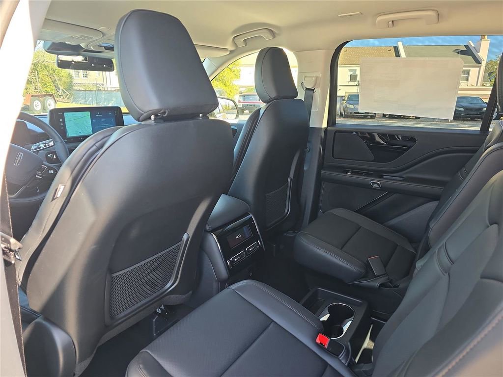 New 2026 Lincoln Aviator AWD image 11