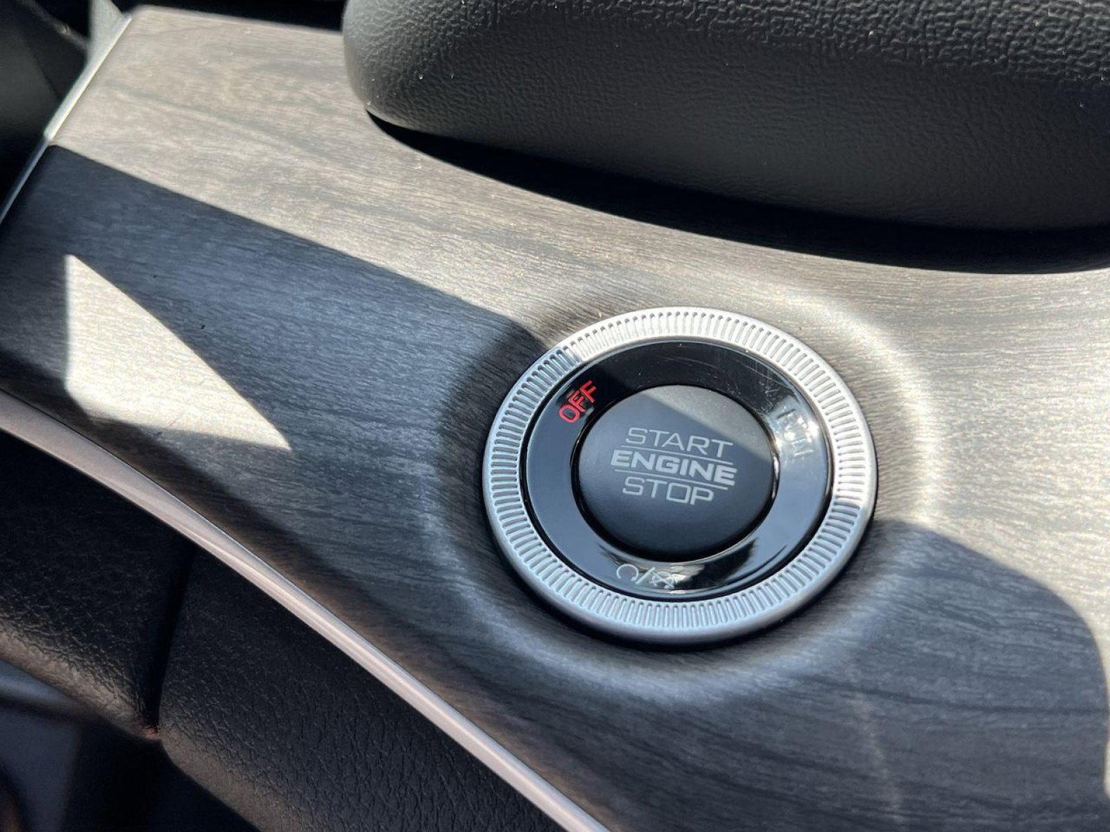 New 2025 Jeep Grand Cherokee Limited w/ Luxury Tech Group II image 23