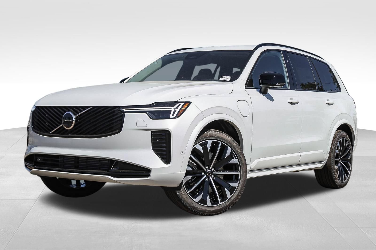 New 2026 Volvo XC90 T8 Ultra w/ Lounge Package