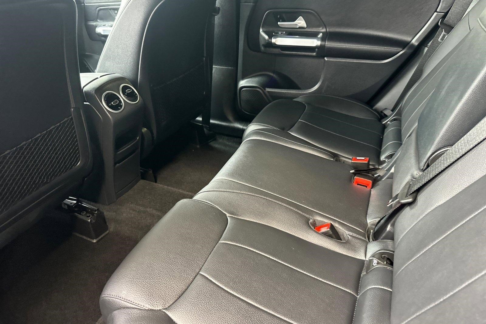 Used 2023 Mercedes-Benz GLB 250 4MATIC image 27