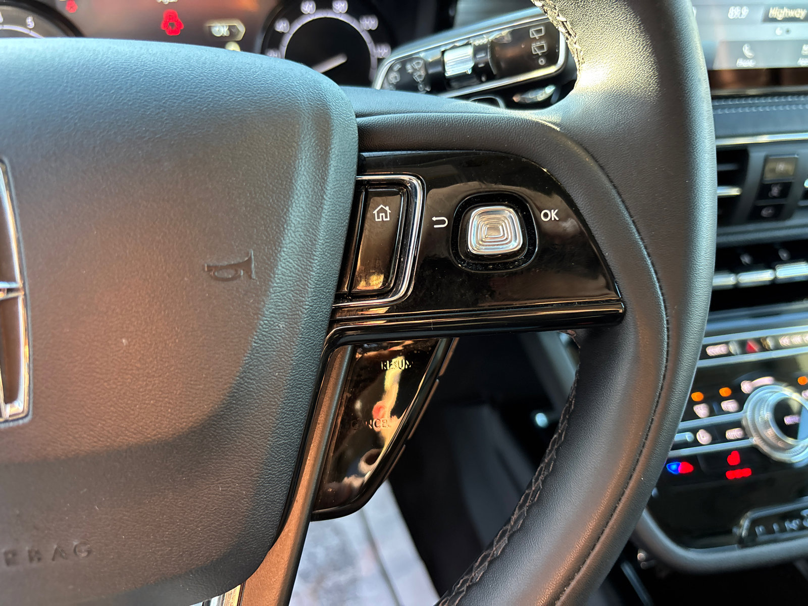 Certified 2022 Lincoln Corsair FWD image 18