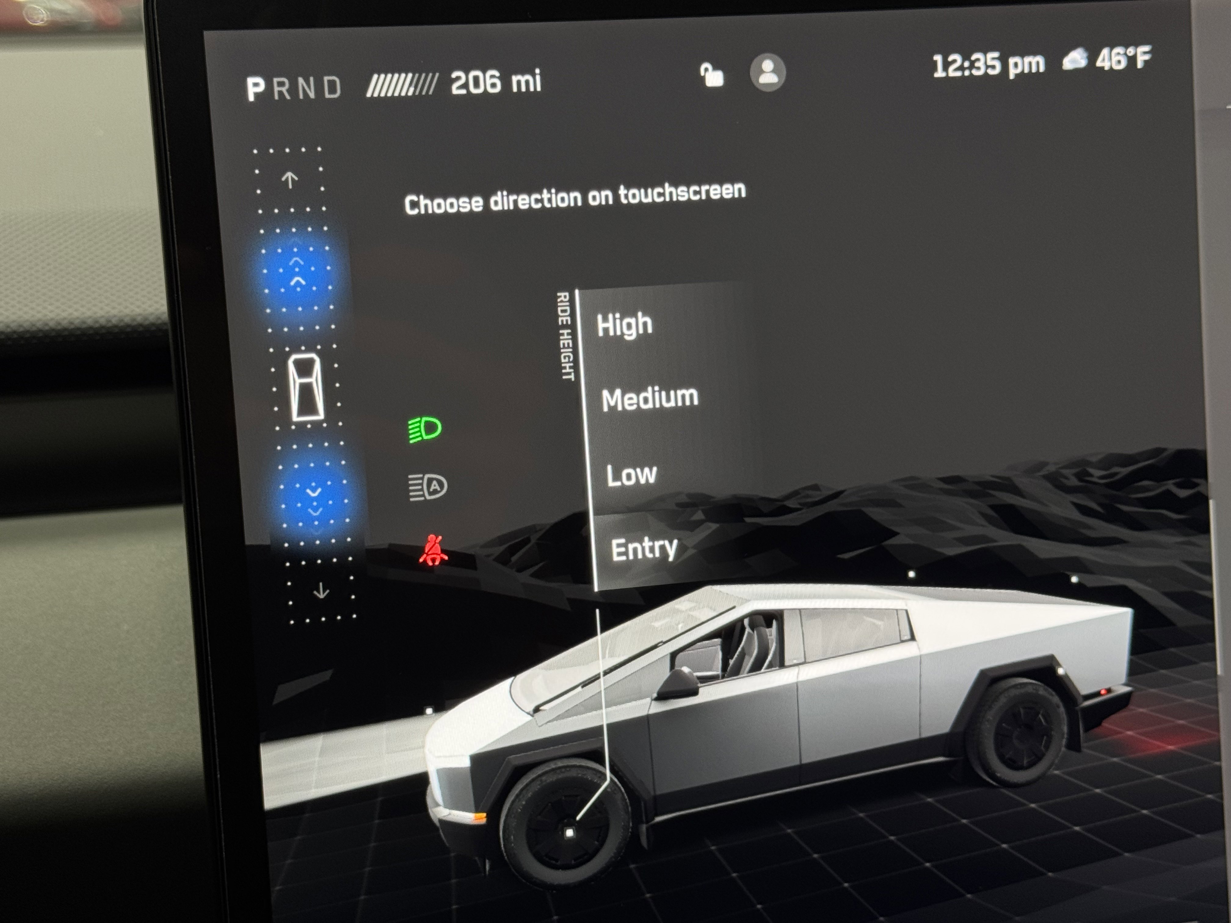 Used 2025 Tesla Cybertruck AWD Crew Cab image 31