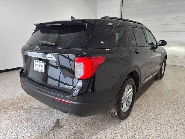 Used 2023 Ford Explorer XLT image 4