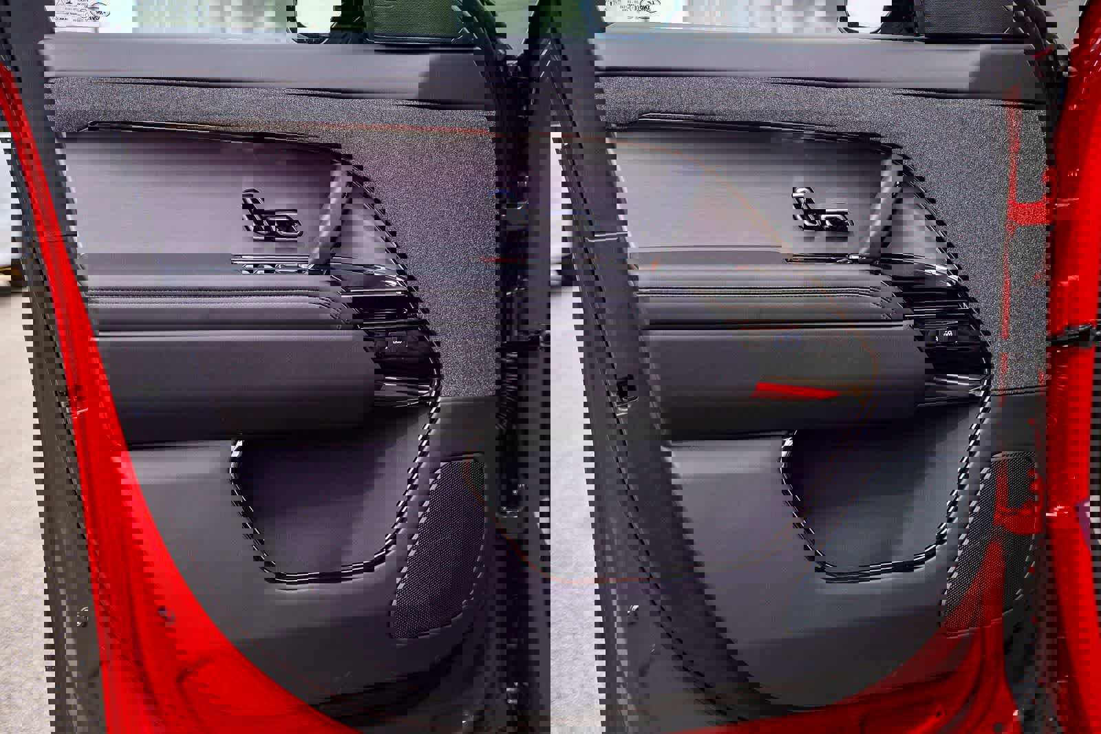 Used 2025 Land Rover Range Rover Sport image 19