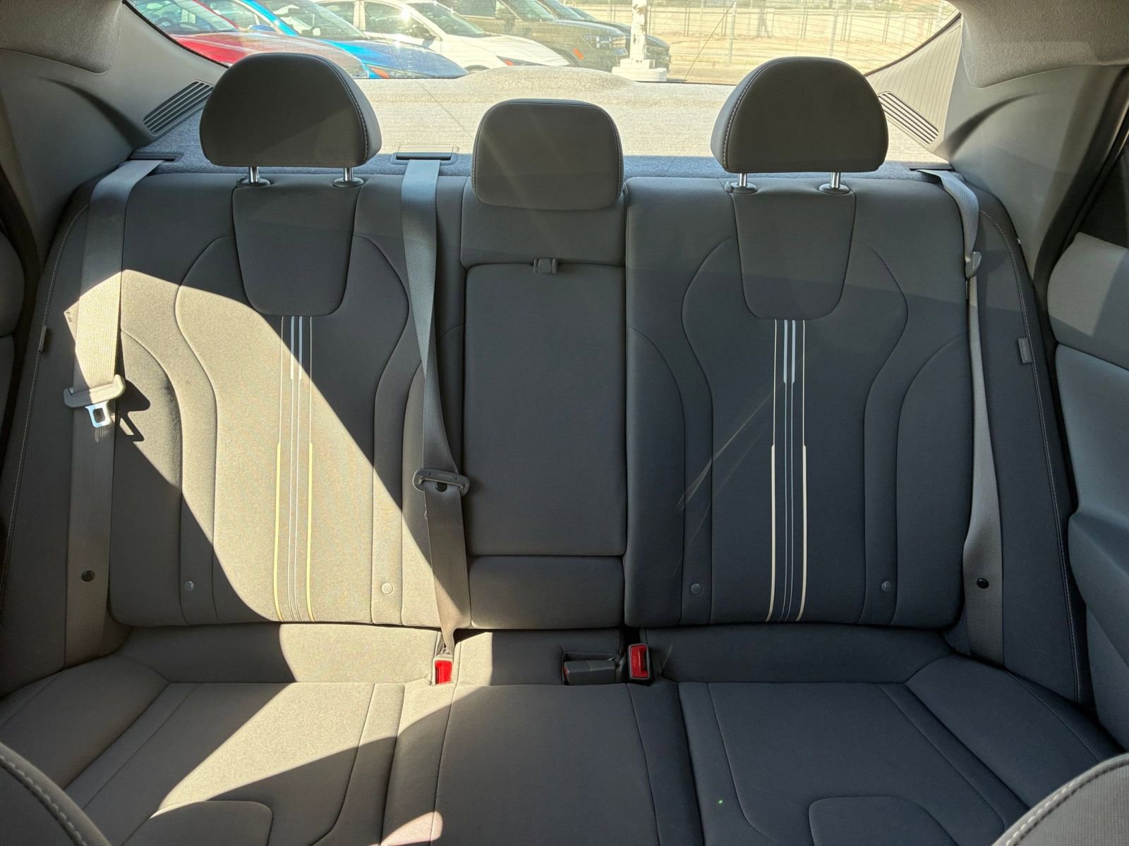 Used 2025 Hyundai Elantra SEL FWD image 39