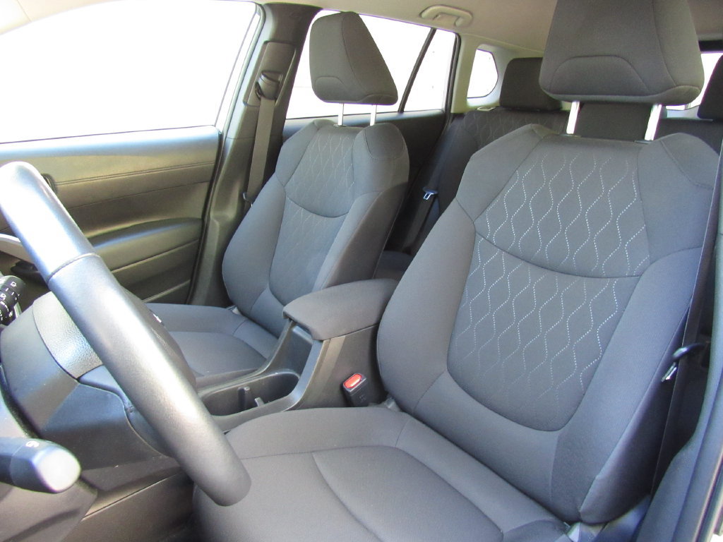 Used 2025 Toyota Corolla Cross LE AWD/4WD image 11